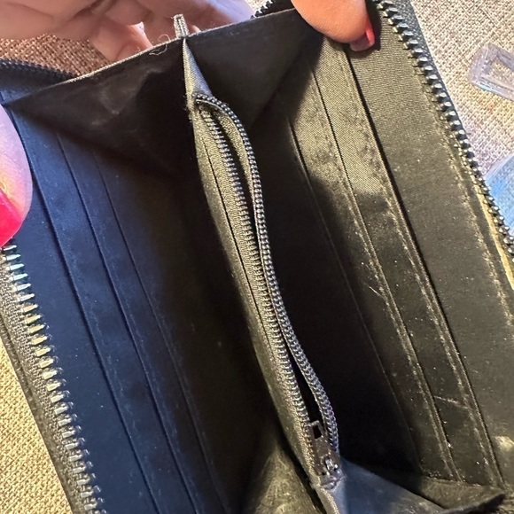 Black 3/4 length Faux Leather Wallet with Zipper - Picture 4 of 8